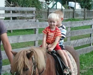 Ponyreiten beim Moabauer