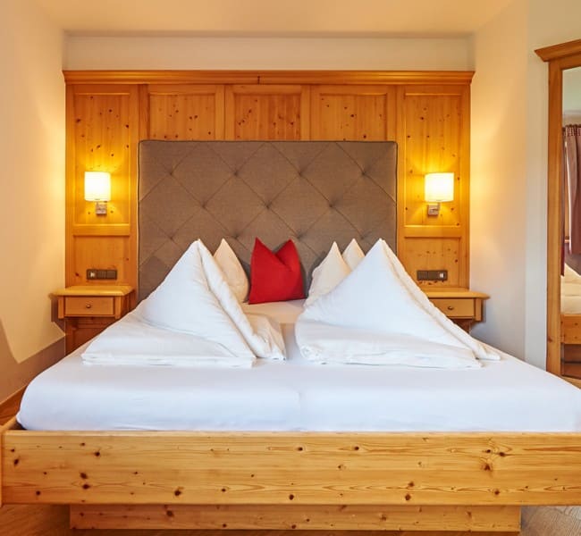 Gemütliches großes Bett zum Relaxen